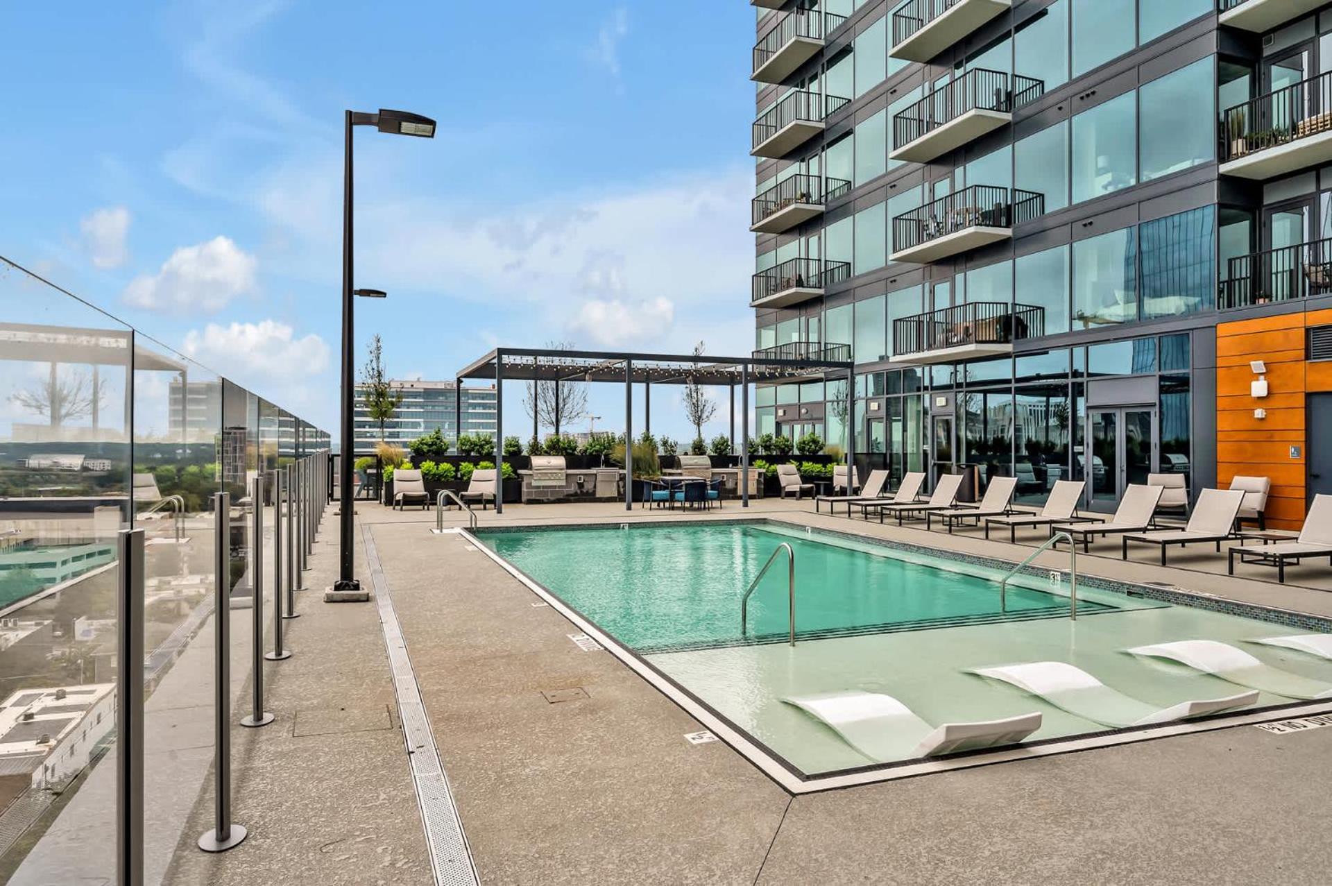 High-Rise Apt Raleigh Free Parking & Sunset View 1 ภายนอก รูปภาพ