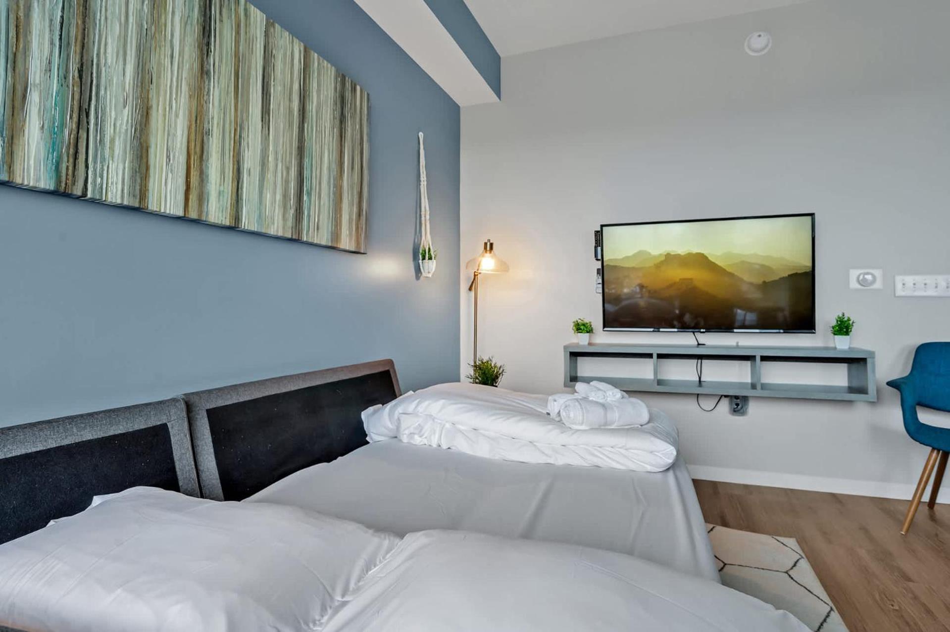 High-Rise Apt Raleigh Free Parking & Sunset View 1 ภายนอก รูปภาพ