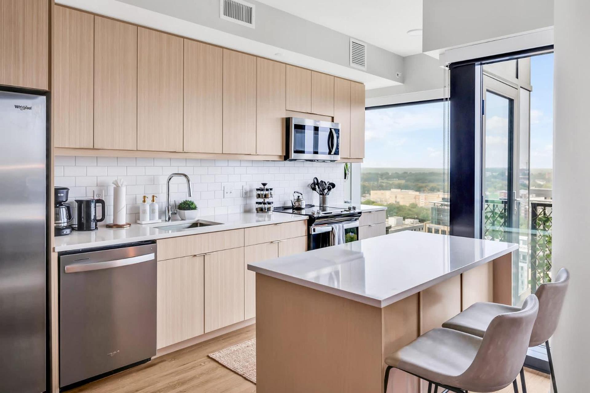 High-Rise Apt Raleigh Free Parking & Sunset View 1 ภายนอก รูปภาพ