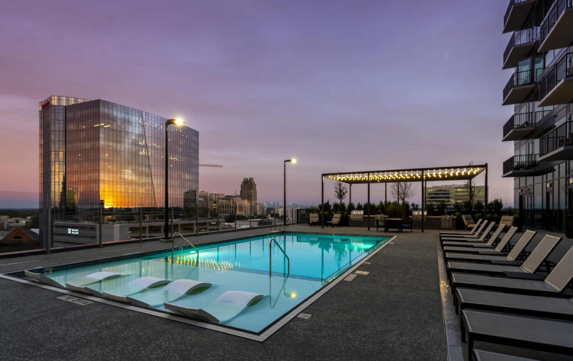 High-Rise Apt Raleigh Free Parking & Sunset View 1 ภายนอก รูปภาพ
